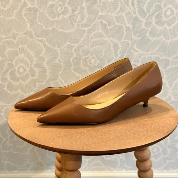 Ann Taylor Brown Leather Kitten Heels - Picture 1 of 7